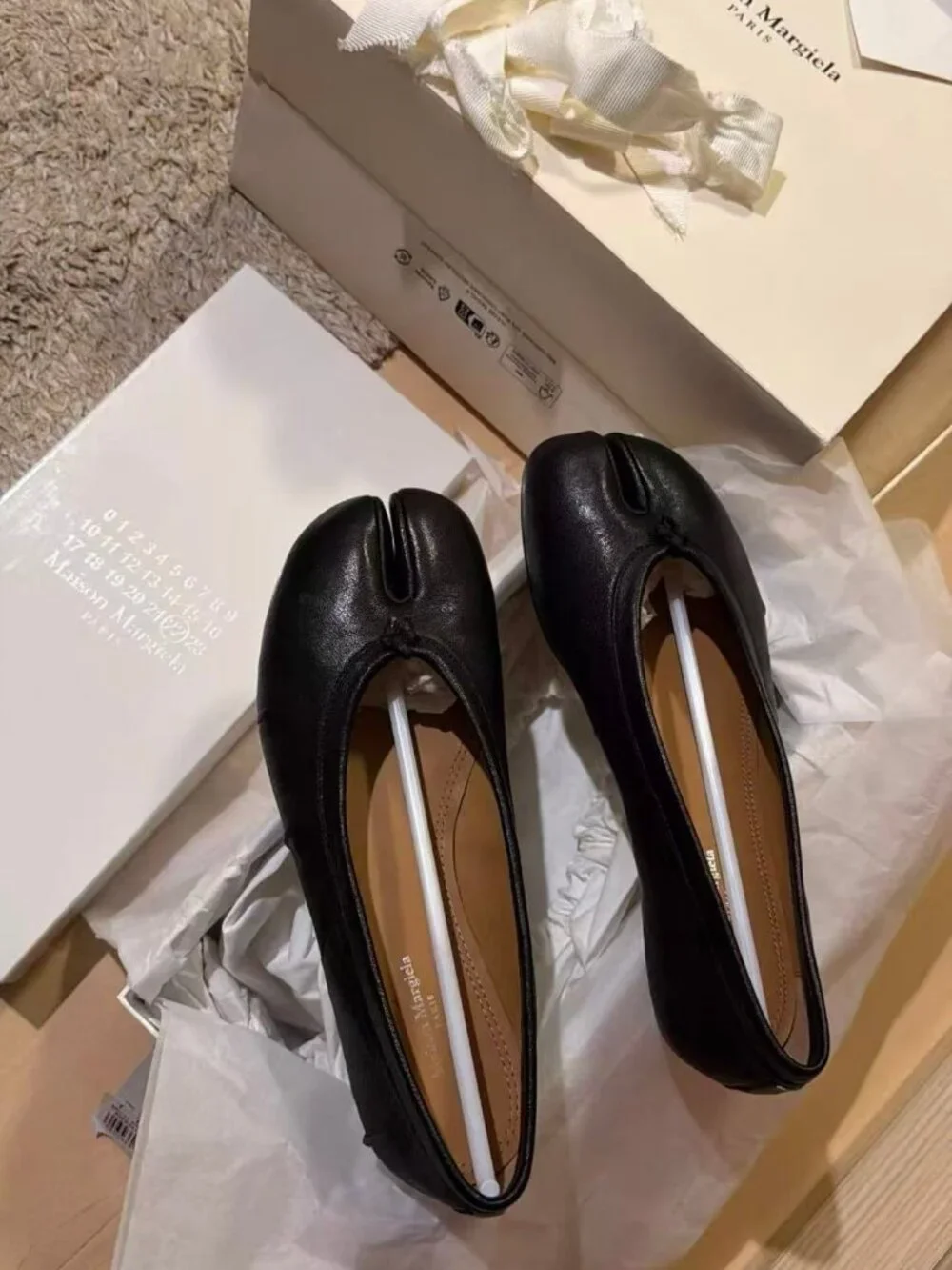 Maison Margiela Black Leather Tabi Split‑Toe Flats